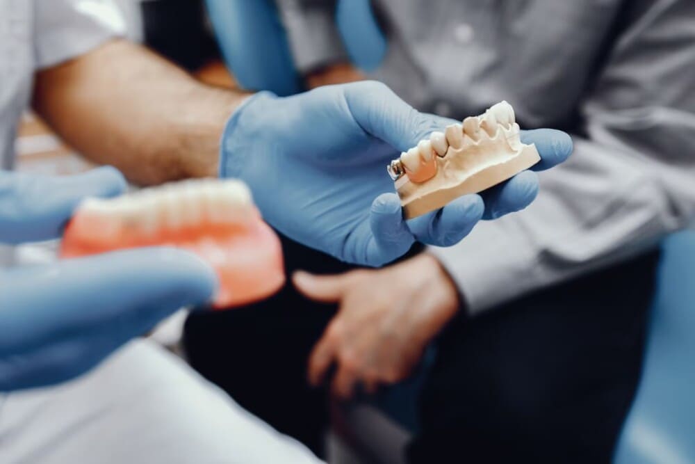dentista demostración puentes dentales